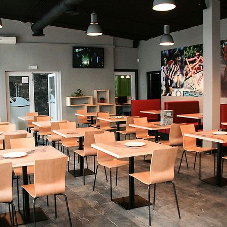 Mundaka Hostel & Sports Cafe Dış mekan fotoğraf