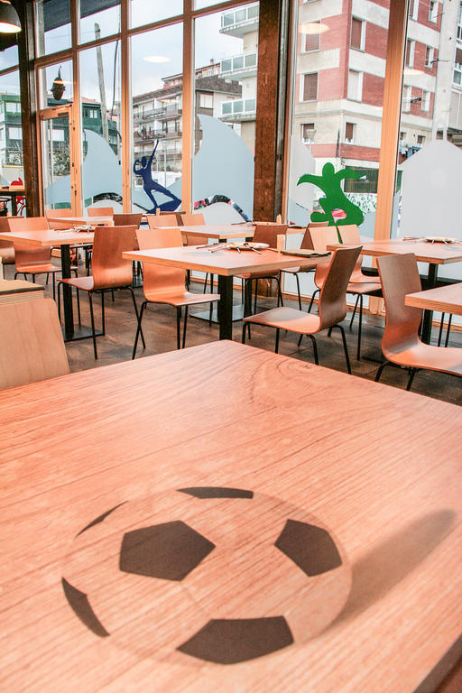 Mundaka Hostel & Sports Cafe Dış mekan fotoğraf