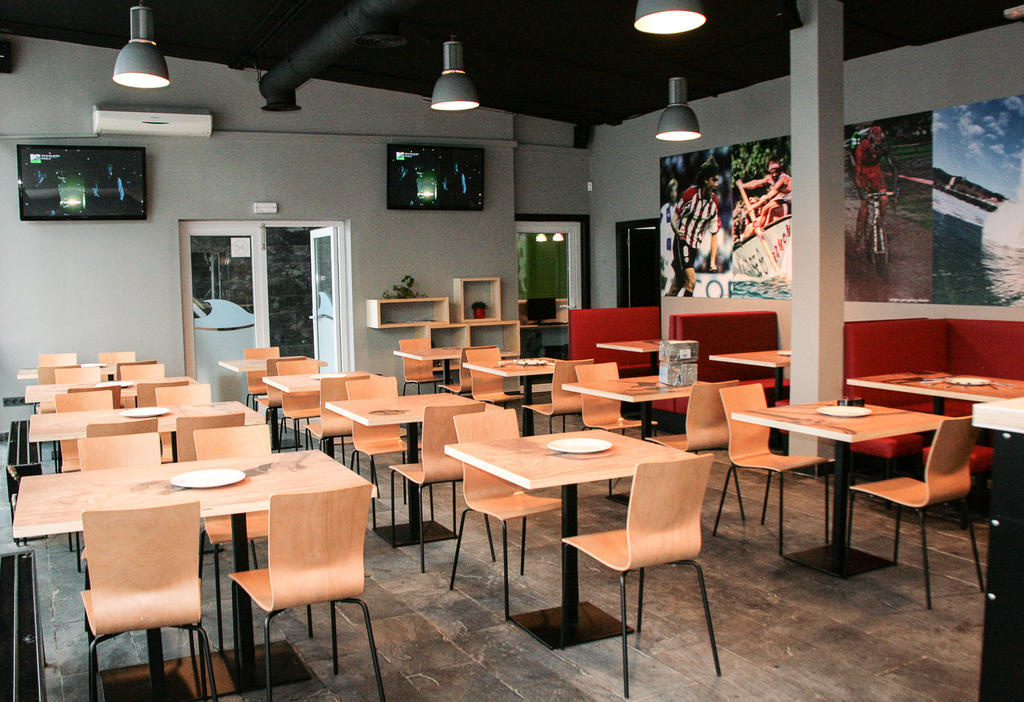 Mundaka Hostel & Sports Cafe Dış mekan fotoğraf