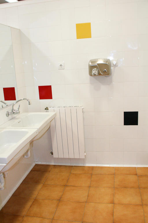 Mundaka Hostel & Sports Cafe Oda fotoğraf